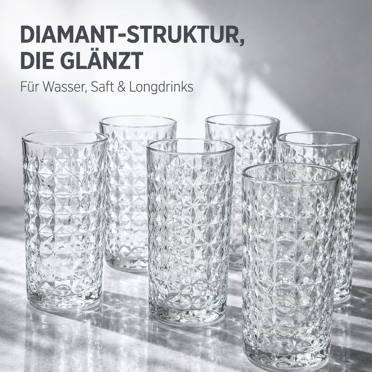 Detailansicht der glänzenden Diamantstruktur der Trinkgläser