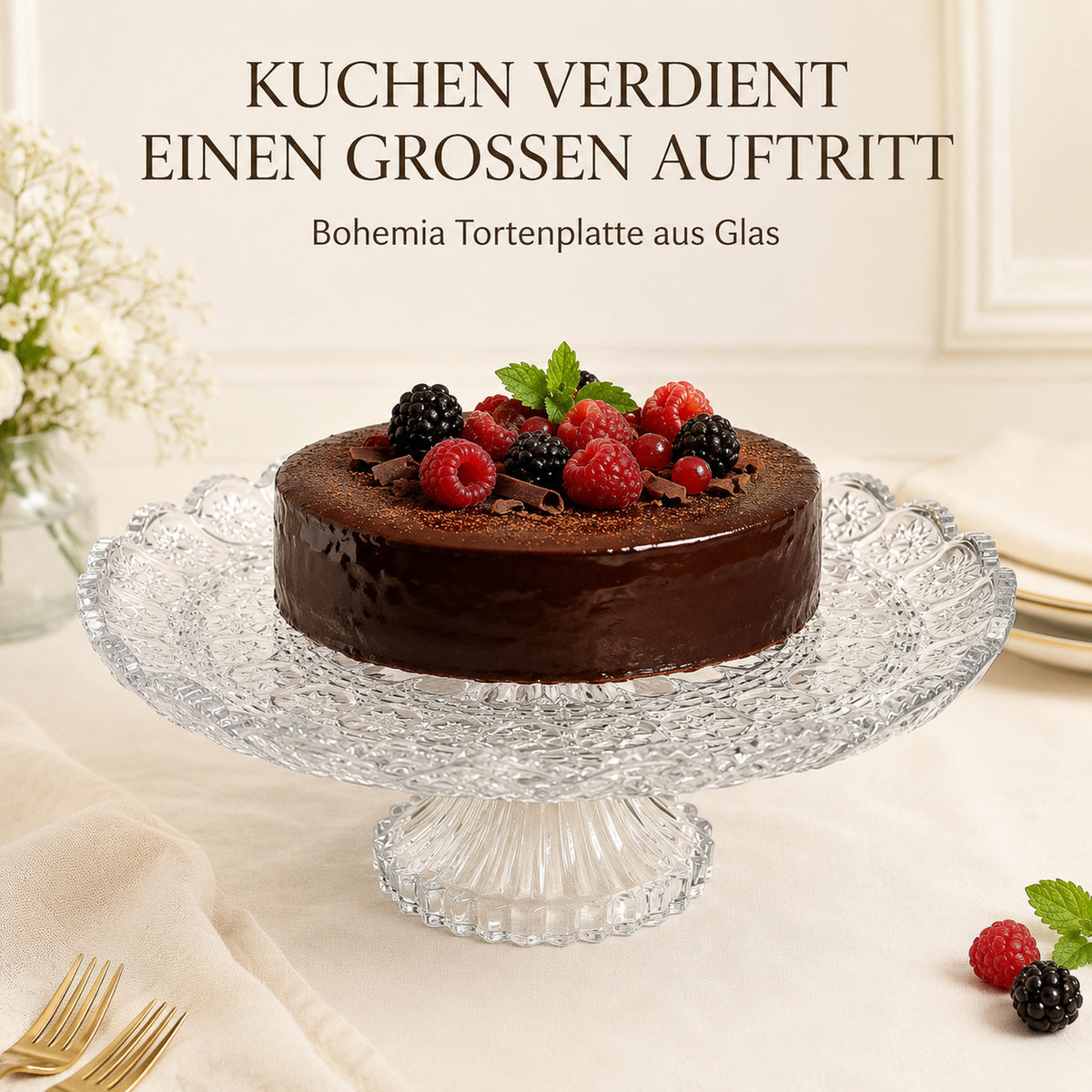 Bohemia Tortenplatte mit Schokoladenkuchen