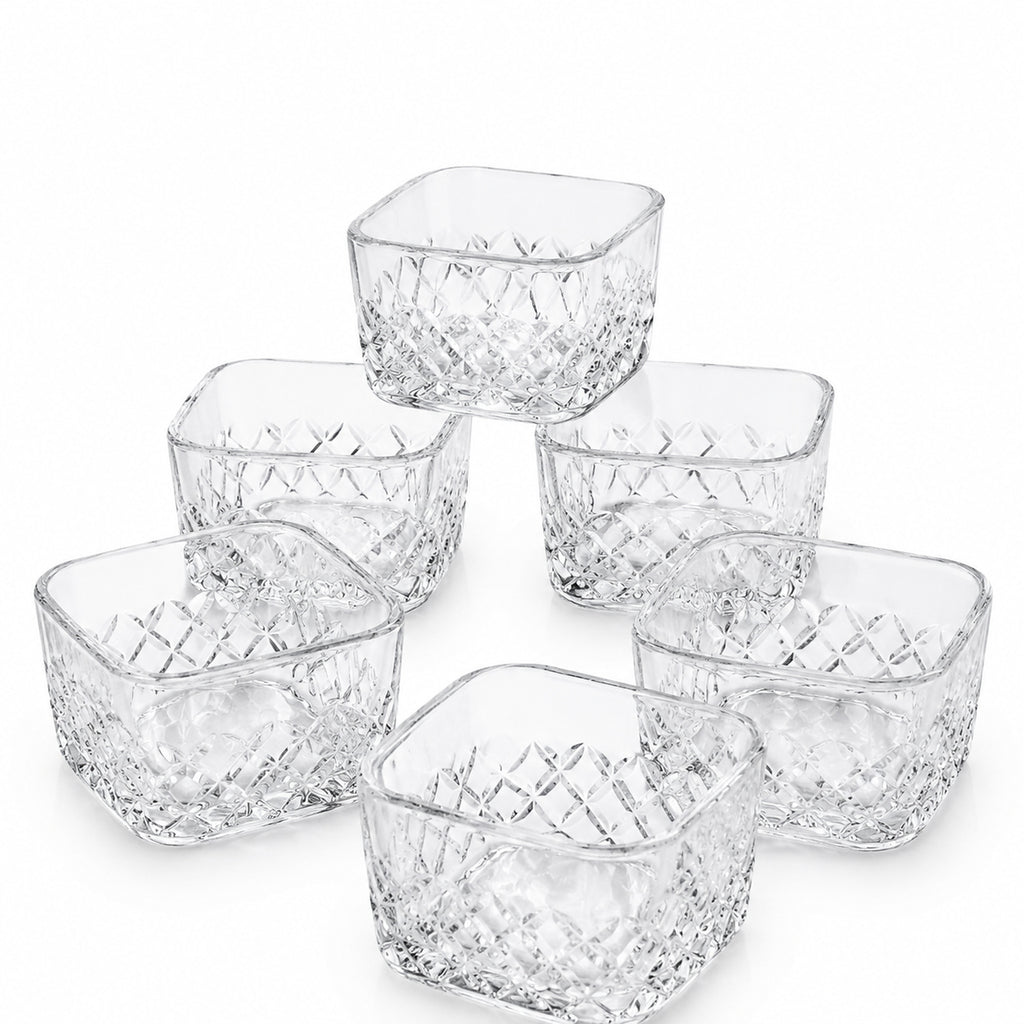 6er-Set quadratische Glasschalen im Diamantdesign auf weißem Hintergrund